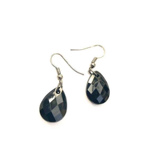 𝅺Black Oval Pendant Earring - Picture 3 of 6